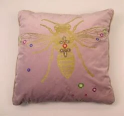 Madison Sierkussen 45x45 Cm Velvet Insect Yellow -Madison 1200x1118 1